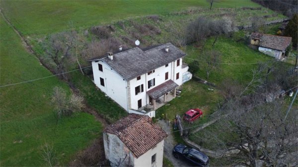 quadrivano in vendita a Bettola in zona Case Albegato