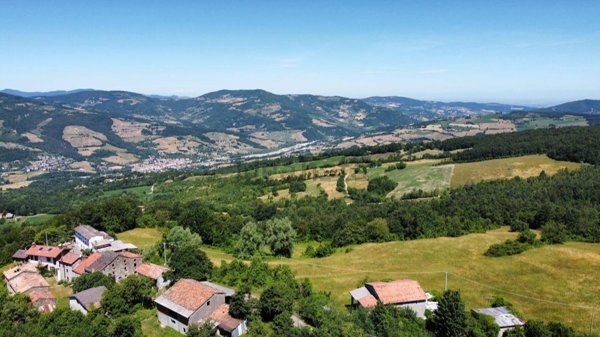 casale in vendita a Bettola in zona Roncovero