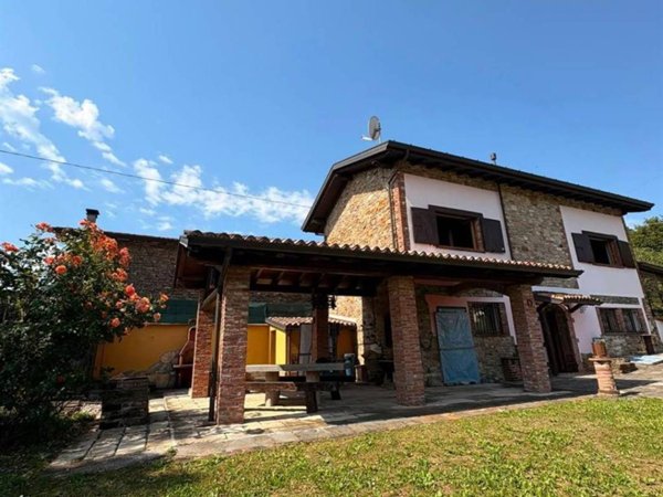 casa indipendente in vendita a Bettola