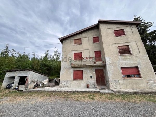 casa indipendente in vendita a Bettola