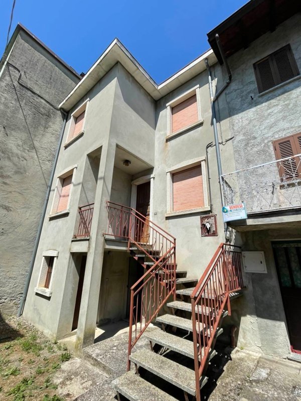casa indipendente in vendita a Bettola in zona Calenzano