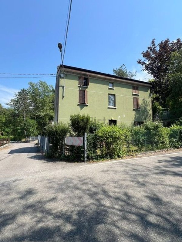 casa indipendente in vendita a Bettola