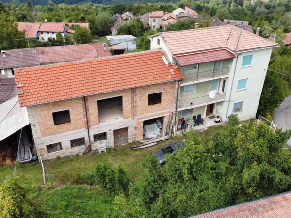 casa indipendente in vendita a Bettola in zona Roncovero
