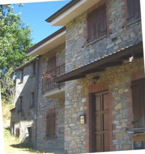 casa indipendente in vendita a Bettola in zona Roncovero