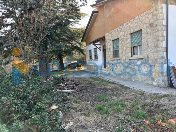 casa indipendente in vendita a Bettola in zona Roncovero