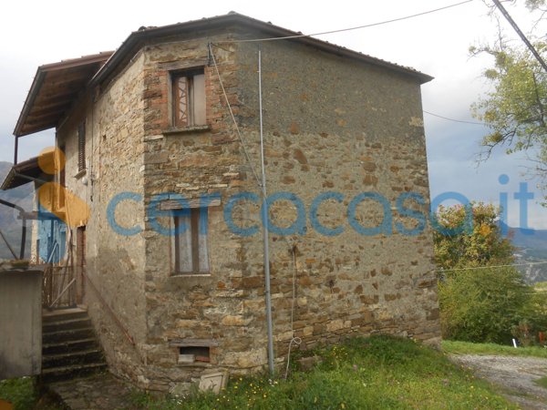 casa indipendente in vendita a Bettola in zona Roncovero