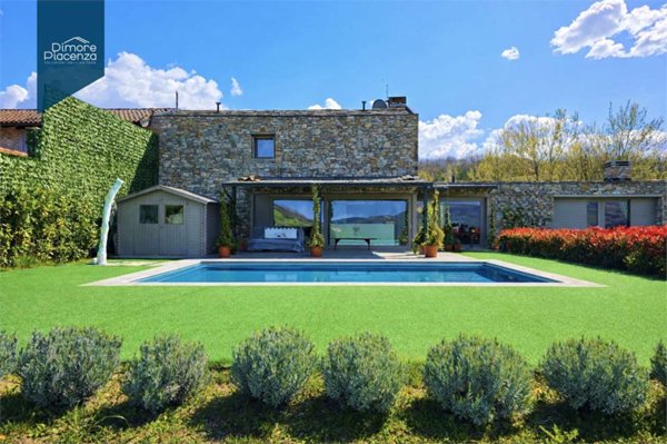 casa indipendente in vendita a Bettola in zona Roncovero