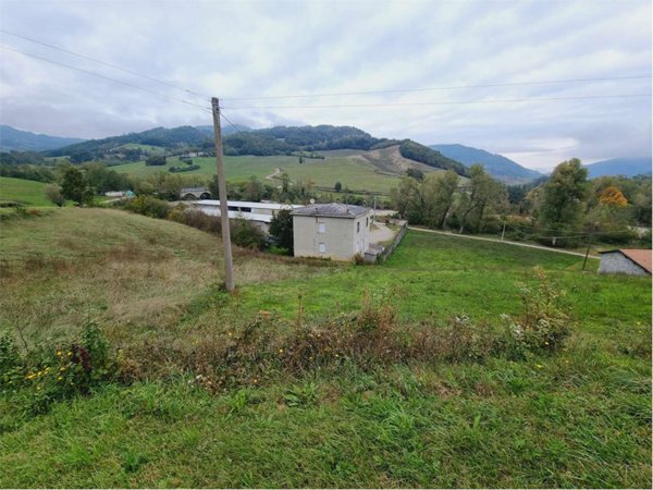 casa indipendente in vendita a Bettola