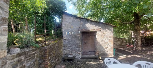 casa indipendente in vendita a Bettola