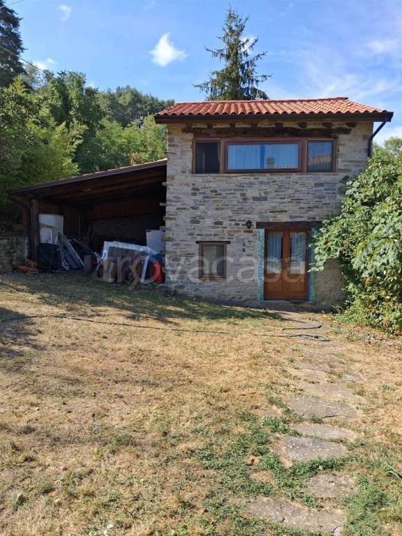 casa indipendente in vendita a Bettola in zona Roncovero