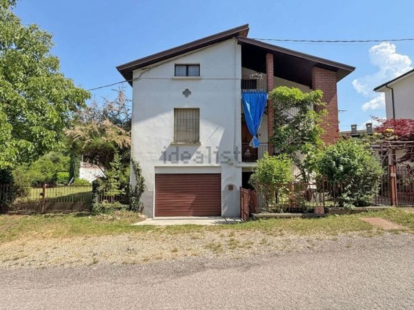 casa indipendente in vendita a Bettola in zona Roncovero