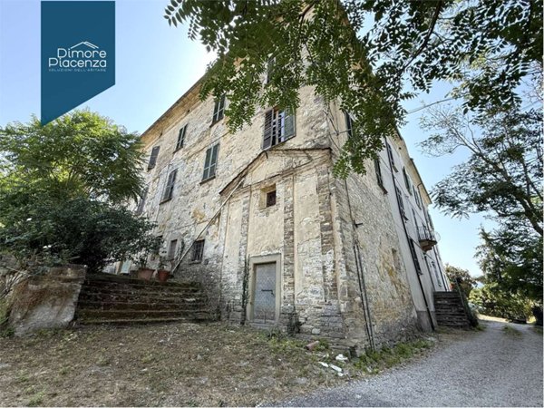 appartamento in vendita a Bettola in zona Roncovero