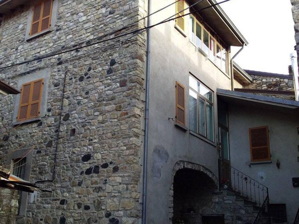 casa indipendente in vendita a Bobbio