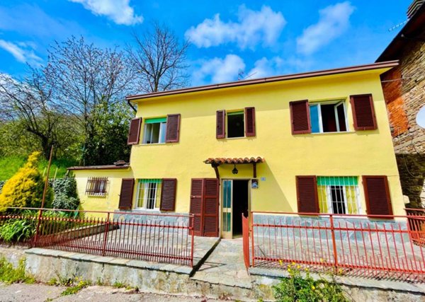 casa indipendente in vendita a Bobbio