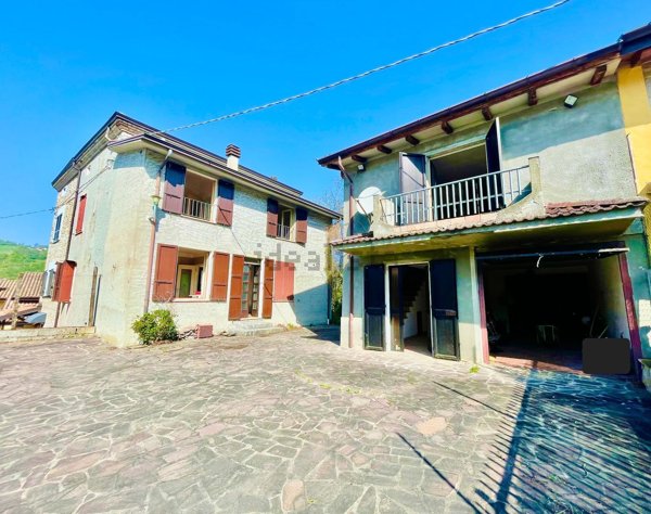 casale in vendita a Bobbio