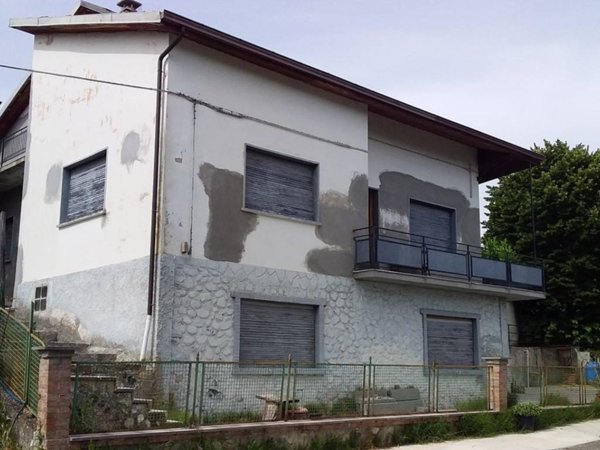 casa indipendente in vendita a Bobbio