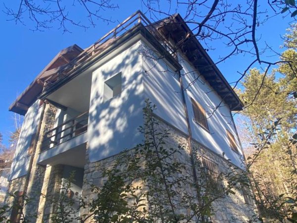 casa indipendente in vendita a Bobbio