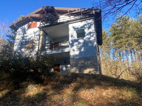 casa indipendente in vendita a Bobbio