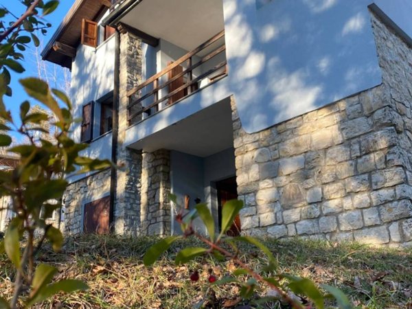 casa indipendente in vendita a Bobbio