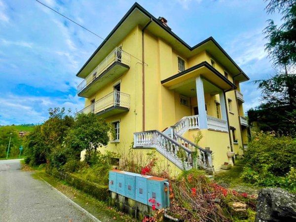 casa indipendente in vendita a Bobbio