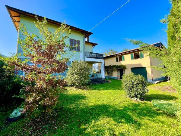 casale in vendita a Bobbio