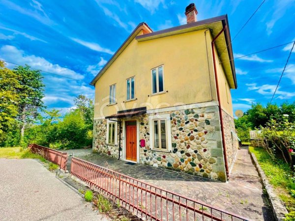 casa indipendente in vendita a Bobbio in zona Brugnoni