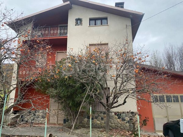 casa indipendente in vendita a Bobbio