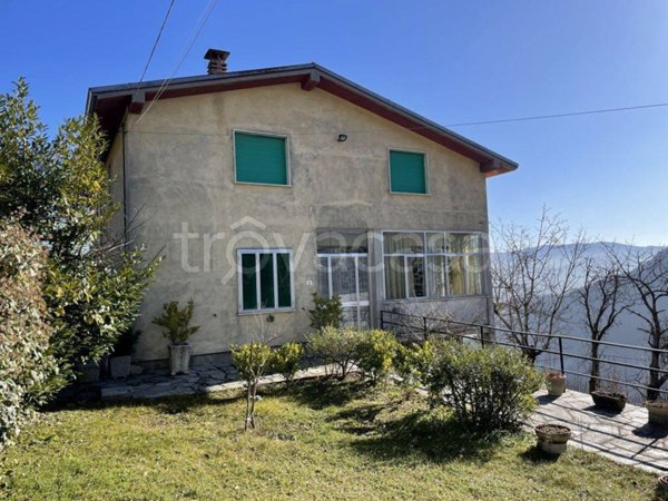 casa indipendente in vendita a Bobbio in zona Santa Maria