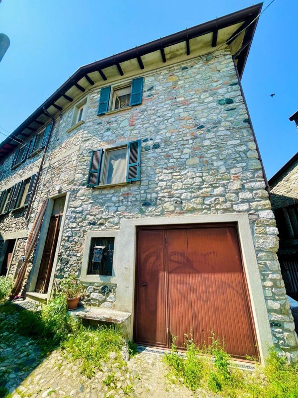 appartamento in vendita a Bobbio in zona Piancasale