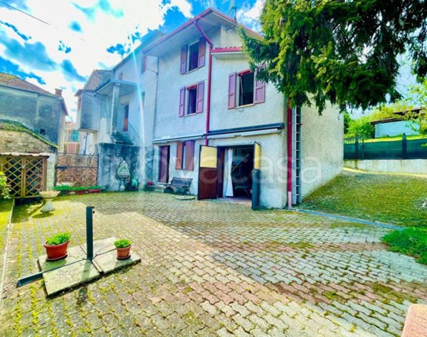 casa indipendente in vendita a Bobbio in zona Freddezza