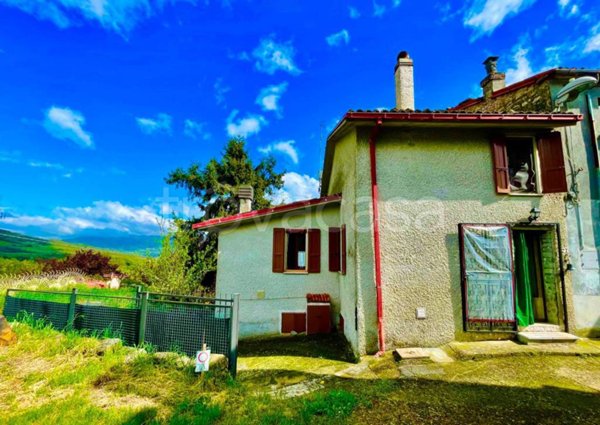 casa indipendente in vendita a Bobbio in zona Freddezza