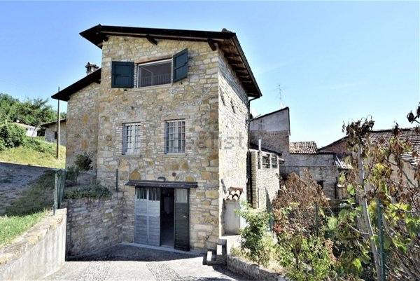 casa indipendente in vendita a Bobbio