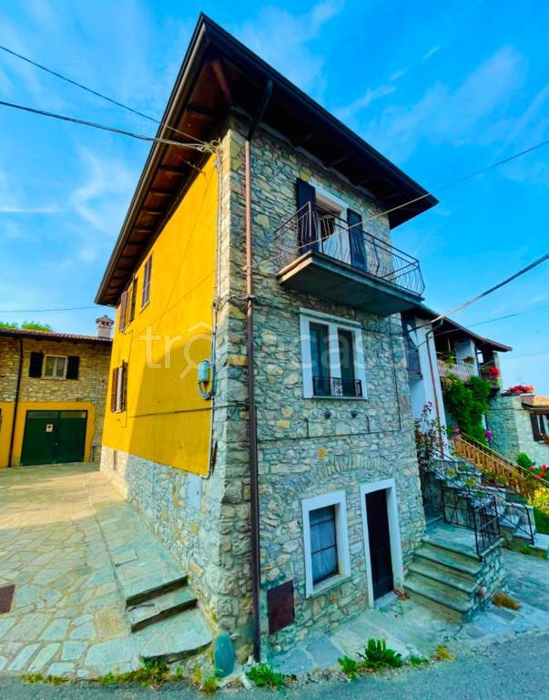 casa indipendente in vendita a Bobbio in zona Santa Maria