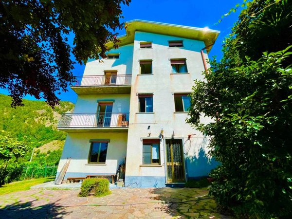 casa indipendente in vendita a Bobbio in zona Lagobisione