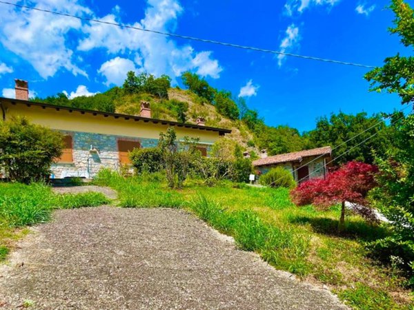 casa indipendente in vendita a Bobbio