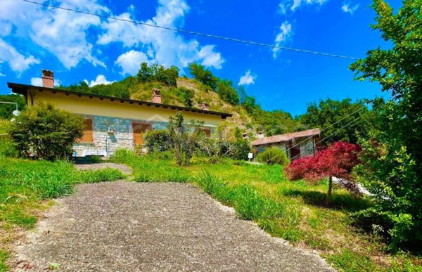 casa indipendente in vendita a Bobbio