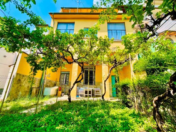 casa indipendente in vendita a Bobbio