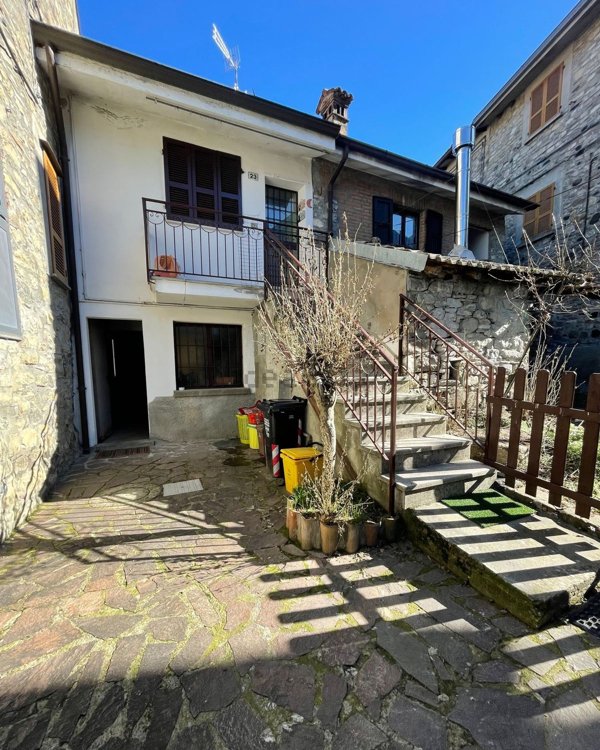 appartamento in vendita a Bobbio in zona Piancasale