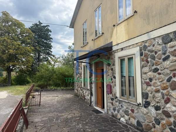 casa indipendente in vendita a Bobbio