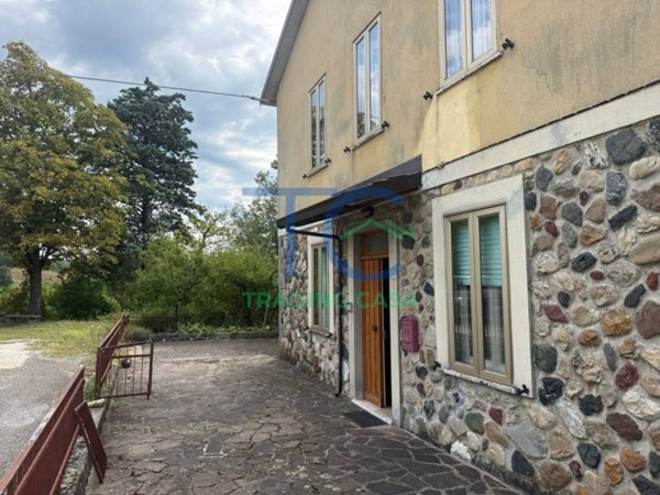casa indipendente in vendita a Bobbio