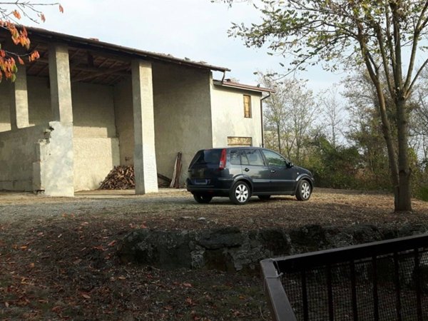 casa indipendente in vendita a Bobbio in zona Mezzano Scotti