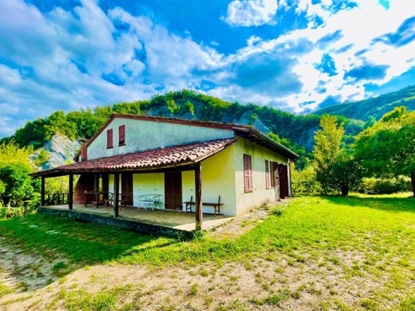 casa indipendente in vendita a Bobbio