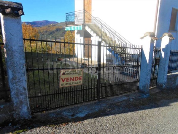 casa indipendente in vendita a Bobbio