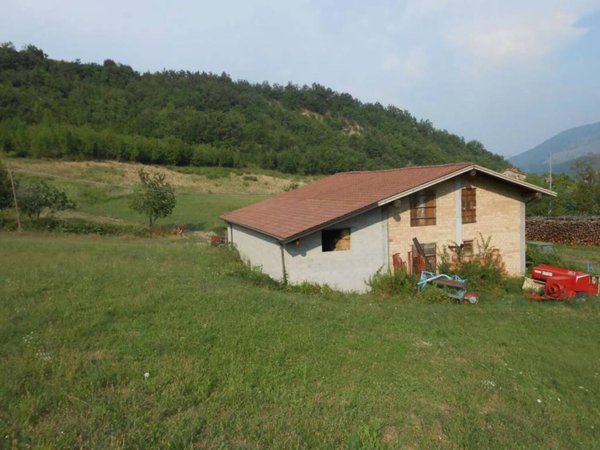 casa indipendente in vendita a Bobbio