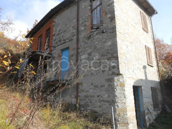 casa indipendente in vendita a Bobbio in zona Ceci