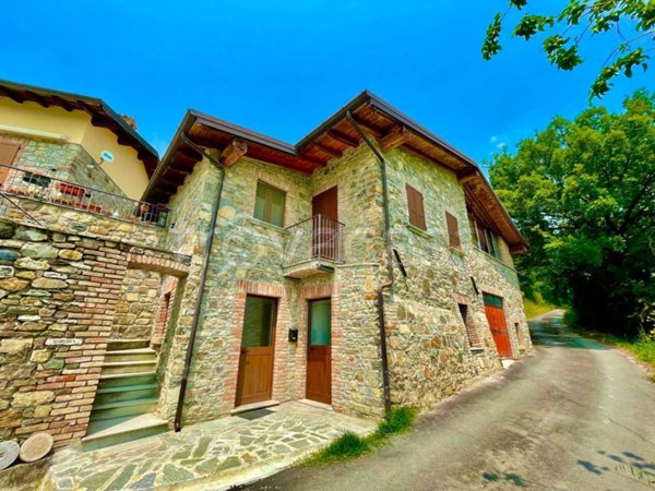 casa indipendente in vendita a Bobbio