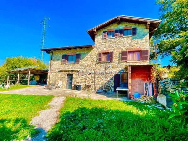 pentavano in vendita a Bobbio in zona Piancasale