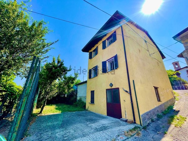 casa indipendente in vendita a Bobbio