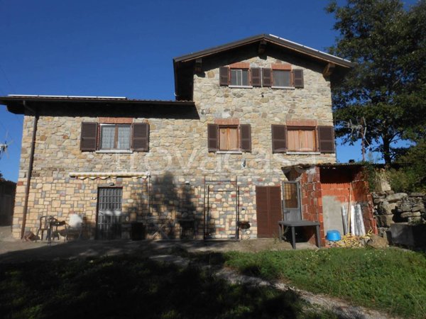 casa indipendente in vendita a Bobbio in zona Piancasale