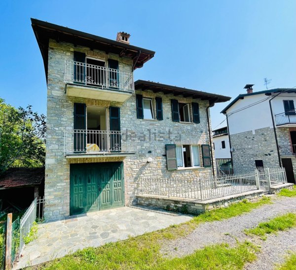 casa indipendente in vendita a Bobbio in zona Cassolo